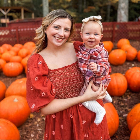 Meet your Posher, Nicole - Picture 8 of 13